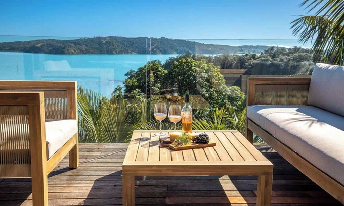 Surfdale Casa | Palms on Kennedy Point - Stay Waiheke