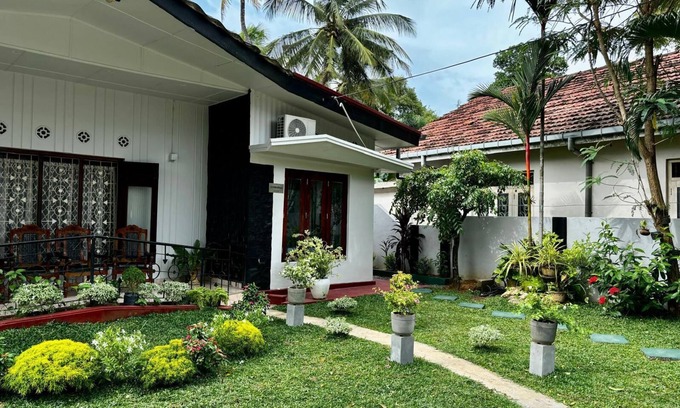 Kochchikade Apartamento | Palmwood Cottages Double Bed Room with Kitchen