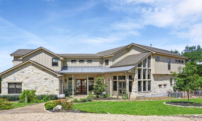 Canyon Lake Casa | Hermosa Hill Country Home - Capacidad hasta 10 con vistas y espacio al aire libre increíble!