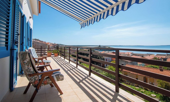 S'Archittu Apartamento | Panorama Blu - Three Bedroom Apartment, Sleeps 5
