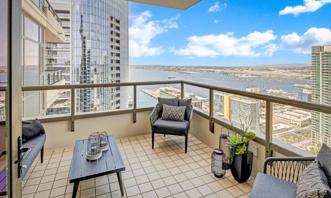 Columbia Condominio | Panoramic Bay & City Views *2BR*Pool*Gym*Parking