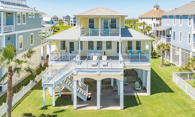 Red Fish Cove Casa | Panoramic Gulf View Home w/ Elevator, 3 Decks + Community POOL, Hot Tubs & More