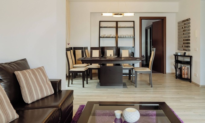 Sinaia Apartamento | Panoramic Mountain View Loft - Free Parking