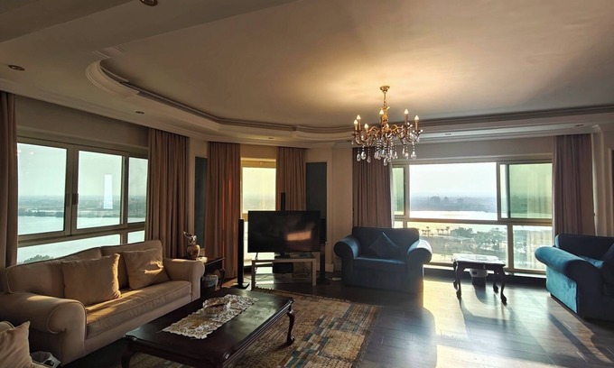 Maadi Apartamento | Panoramic Nile View home in Cairo, Maadi.