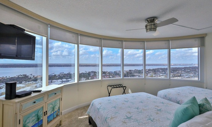 Daytona Beach Shores Condominio | VISTA AL MAR apartamento en la playa - 22SW - GRAN muchas comodidades - WIFI GRATIS