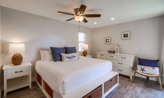 Mission Beach Casa | Panoramic Ocean View Huge Rooftop Deck - Sleeps 12
