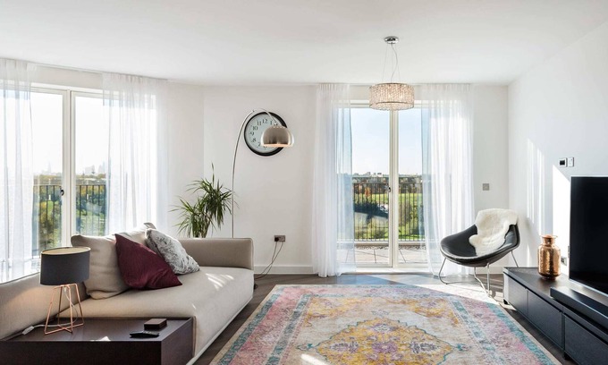 Stratford and New Town Apartamento | Huge Glamorous Penthouse with Stunning Olympic Park Views