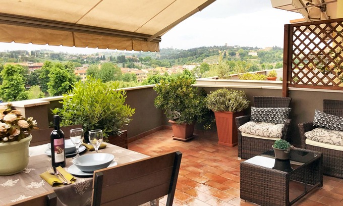 Campo di Marte Apartamento | Panoramic penthouse on the river 2Br 2 Ba Garage
