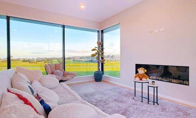 Greenlane - Ellerslie Casa | Panoramic Racecourse View - A Quiet Family Villa Over the Turf