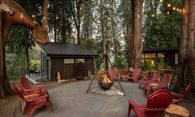 Stafford - Tualatin Valley Cabaña | Great Deals on Summer Stays!