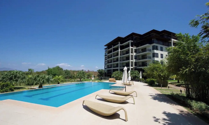 Central Luzon Condominio | Panoramic Sea View 3 Bedroom 3 Bathroom Condo at Anvaya Cove