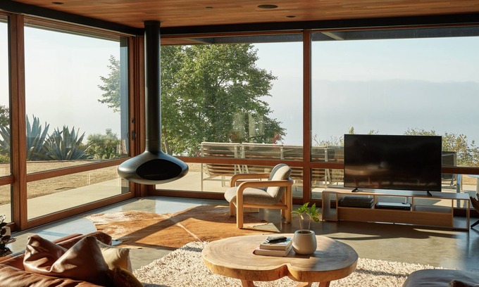 Eastern Malibu Casa | Vistas panorámicas al océano, diseñador MCM House + Studio