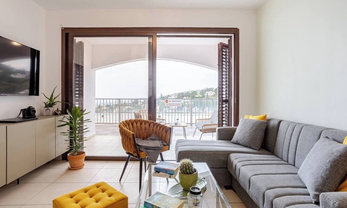 Tala Apartamento | Panoramic & Sunset Views in Peaceful Tala