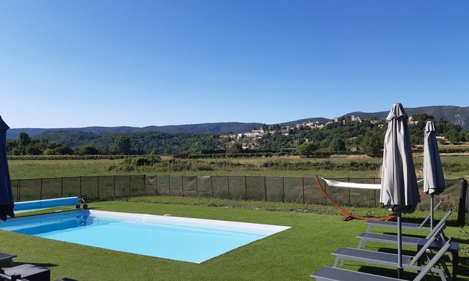 Menerbes Apartamento | Vista panorámica Lubéron 4 personas - piscina 9mx4m - patio privado y jardín
