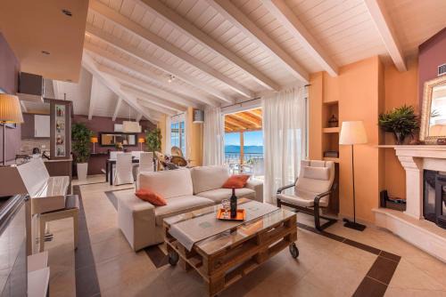 Loutra Edipsou Casa | Panoramic view!Penthouse 120qm of sea & mountain