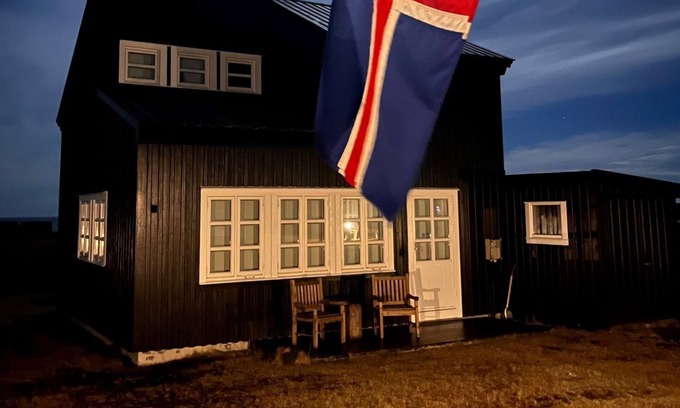 Hellnar Cabaña | Panoramic Views- Nature- Northern lights cottage- NO 1- in Iceland.