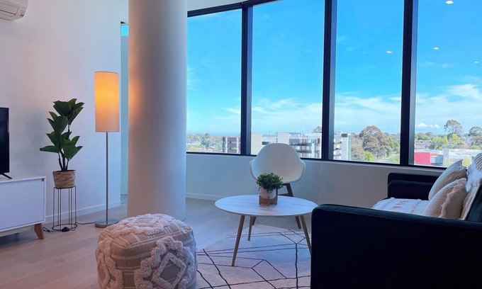 Glen Waverley Apartamento | Panoramic Views! Spacious 2 Bed, 2 Bath Luxury Apartment w/ Free Parking