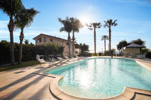 Cinisi Villa | Panoramica Villa con Piscina sul Mare (Sanificata)