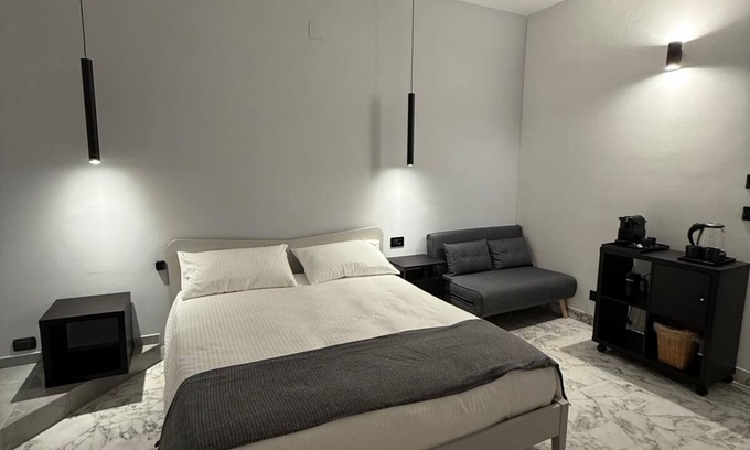 Magna Grecia Cama Y Desayuno | Panta Rei Charming Rooms and Spa bright Iris room with balcony
