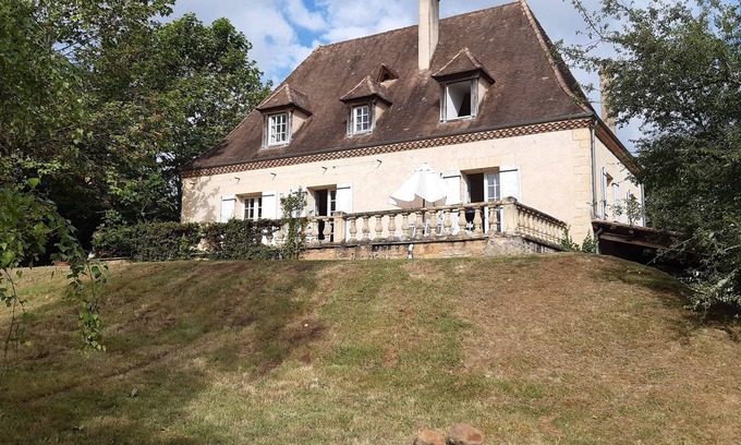 Cenac-et-Saint-Julien Casa | Pantaine, House sleeps 7 (+ 2 children + 1 baby), 3 bedrooms, large garden terrace