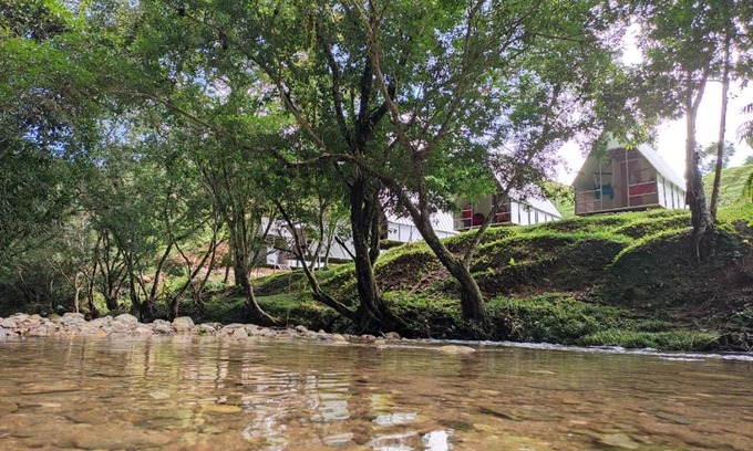 San Luis Otro | Paraíso Escondido Cabañas, Reserva Rio Claro, San Luis-Doradal