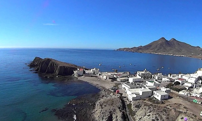 La Isleta del Moro Condominio | Paraíso Escondido, 1 línea en la Isleta del Moro. Parque natural Cabo de Gata.