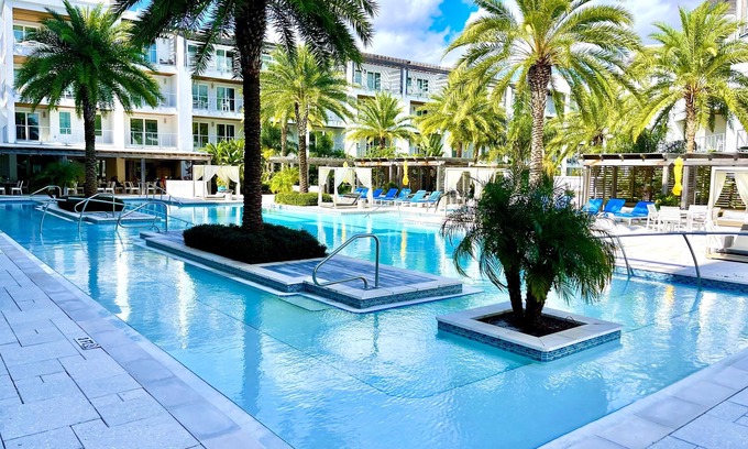 West Panama City Beach Complejo | Paradise At The Pointe on 30A by Rosemary Beach, Resort Condo, Free bikes