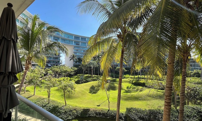 Flamingos Condominio | Paradise Front Beach Condo con antena de TV SHAW y servicios adicionales