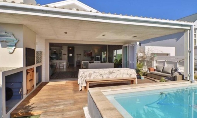 Kommetjie Casa | Paradise Beach House with Pool and Parking