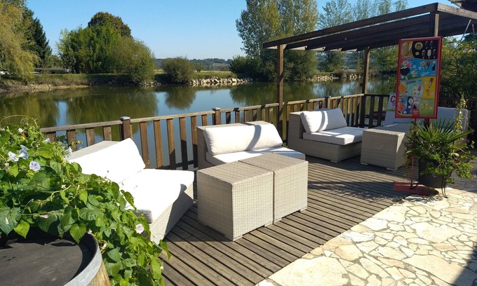 Sarrecave Alquiler De RV | Paradise Chalets and Camping