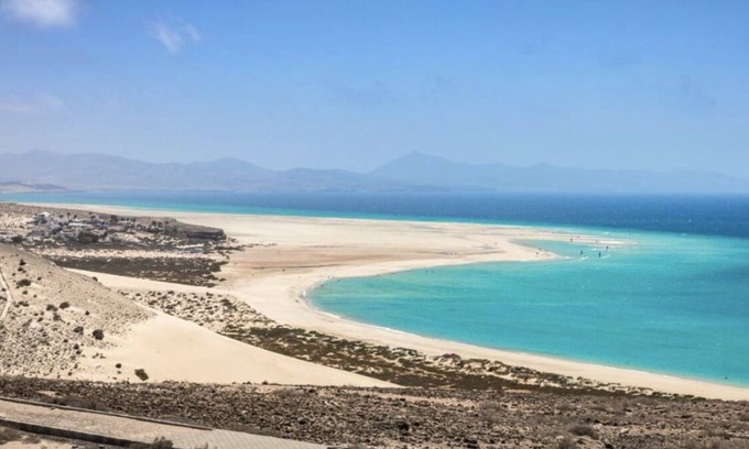 La Oliva Casa | Paradise Island. Casa completa a 700m de la playa del hierro (famosa por surf).