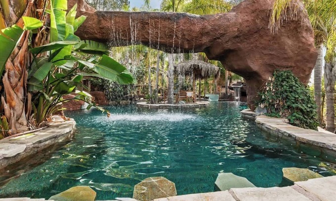 Mount Helix Casa | Paradise Lagoon Resort Style Pool Getaway