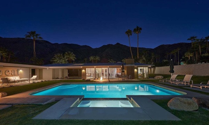 Vista Las Palmas Casa | Paradise Las Palmas - Mid-Century Luxury: Iconic Alexander Home with Stunning Views