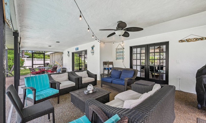 Trailer Estates Casa | Paradise Near IMG, AMI, SRQ - Heated Pool