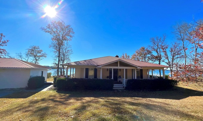 Prosperity Casa | Paradise on Lake Murray, SC with deck, dock, great views, fishing, fire pit.
