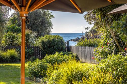 Palm Beach Casa | Paradise on Palm - Stay Waiheke