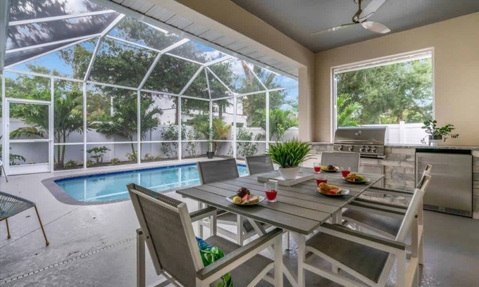 Arlington Park Casa | Paradise on Prospect w/ Htd Saltwater Pool