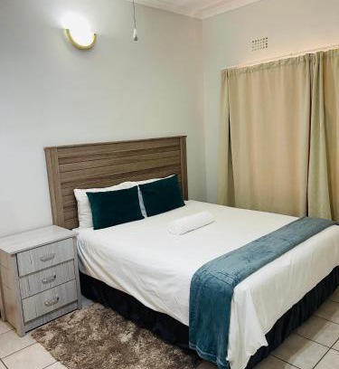 Francistown Apartamento | Paradise Palms