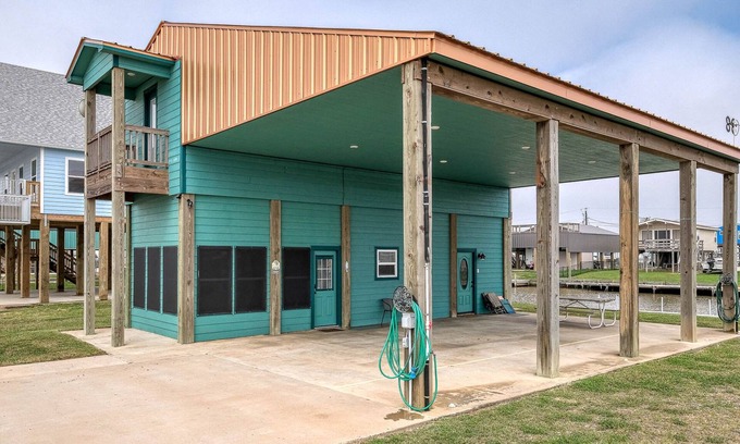 Cedar Lane Casa | PARADISE POINT - GATED Home on the Canal & Creek. Minutes from the ICW & Beach!