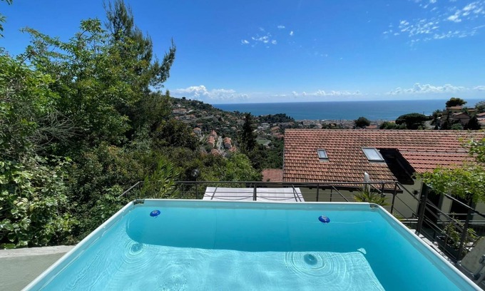 Alassio Apartamento | Paradise View by Interhome