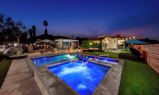 Valencia Park Casa | Paradise View: Luxury Pool & Spa Retreat