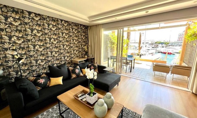 Victoria and Alfred Waterfront Apartamento | Parama 003 Secure, Luxurious Waterfront Apartment