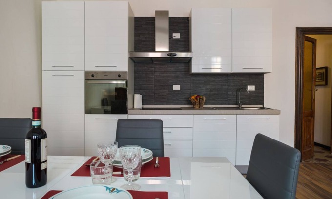 Oltretorrente Apartamento | Parco Ducale Elegant Apartment con Balcone x5