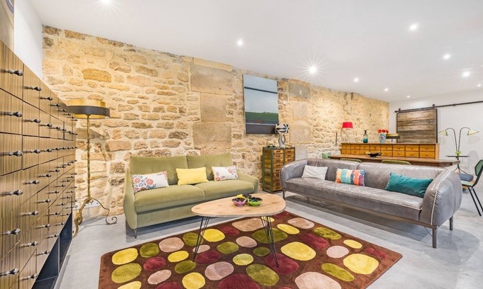 Quartier de la Folie-Mericourt Apartamento | Paridily Circus, 2BR/2BA, 6 people
