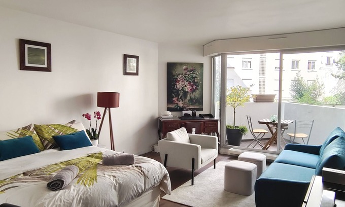 Auteuil Apartamento | Paris - Porte D'auteuil : Grand Studio Avec Balcon