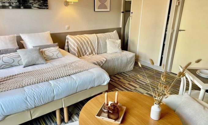 Quartier de Javel Apartamento | Paris Porte de Versailles Cosy Lodge 2 Appart hôtel parking wifi 4 pers