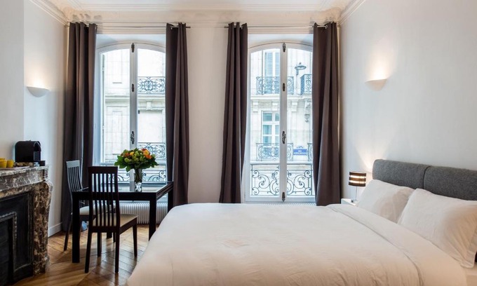 Faubourg-du-Roule Cama Y Desayuno | Paris Square
