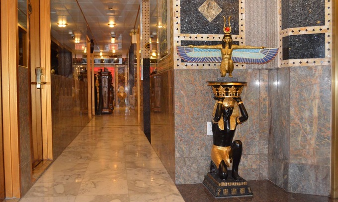 Queens Hotel | Paris Suites Hotel