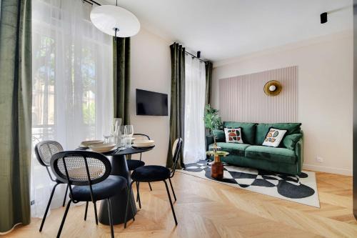 Quartier de Javel Apartamento | Parisian with air conditioning Eiffel Tower