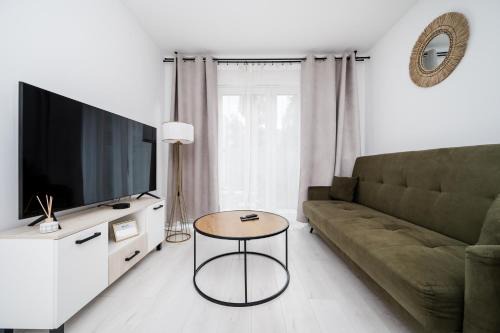 Lodz Apartamento | Park Źródliska Superior Apartment by BookingHost
